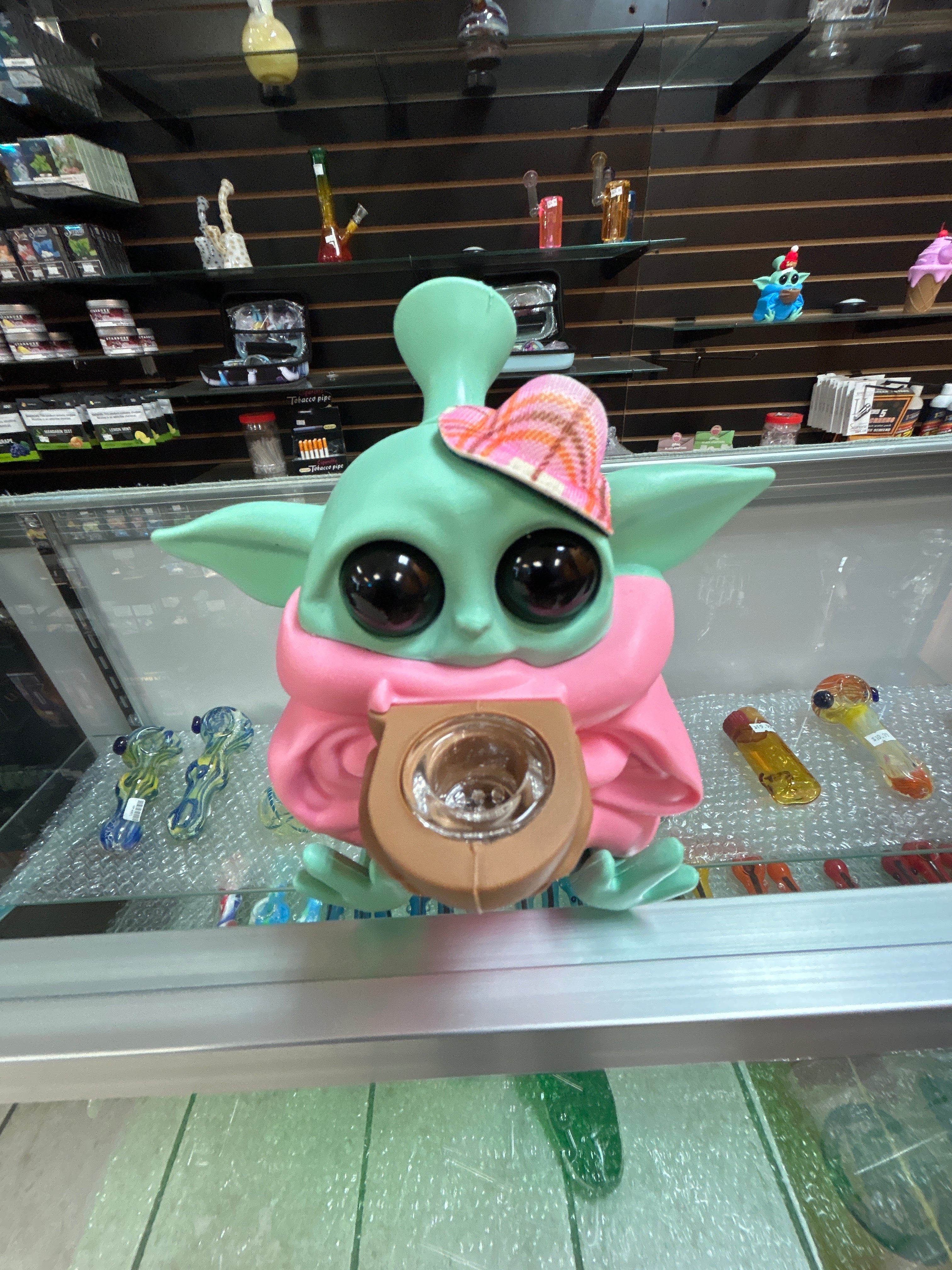 Mini Yoda Silicone Waterpipe – Unbreakable, Portable & Out of This Galaxy!