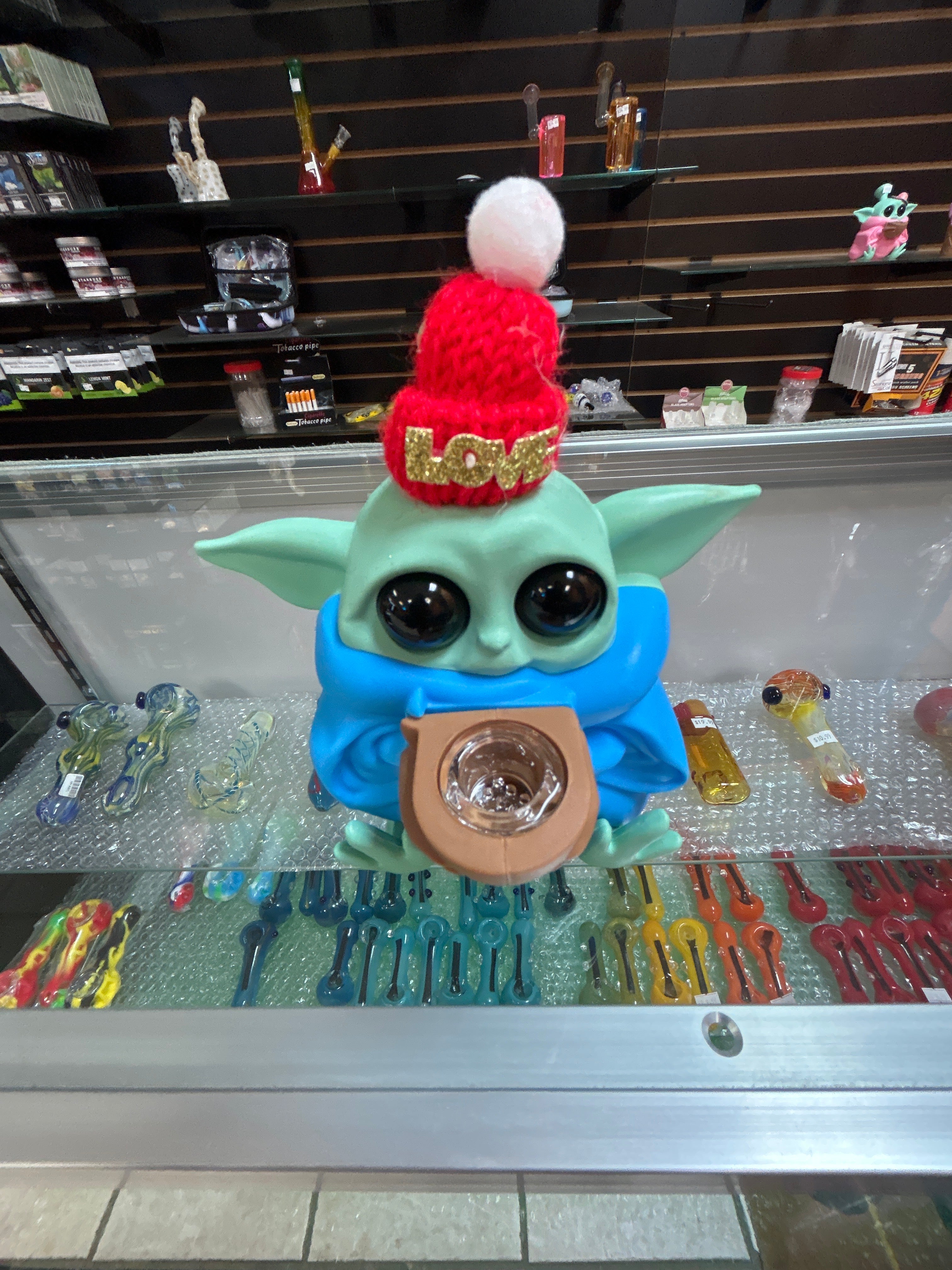 Mini Yoda Silicone Waterpipe – Unbreakable, Portable & Out of This Galaxy!