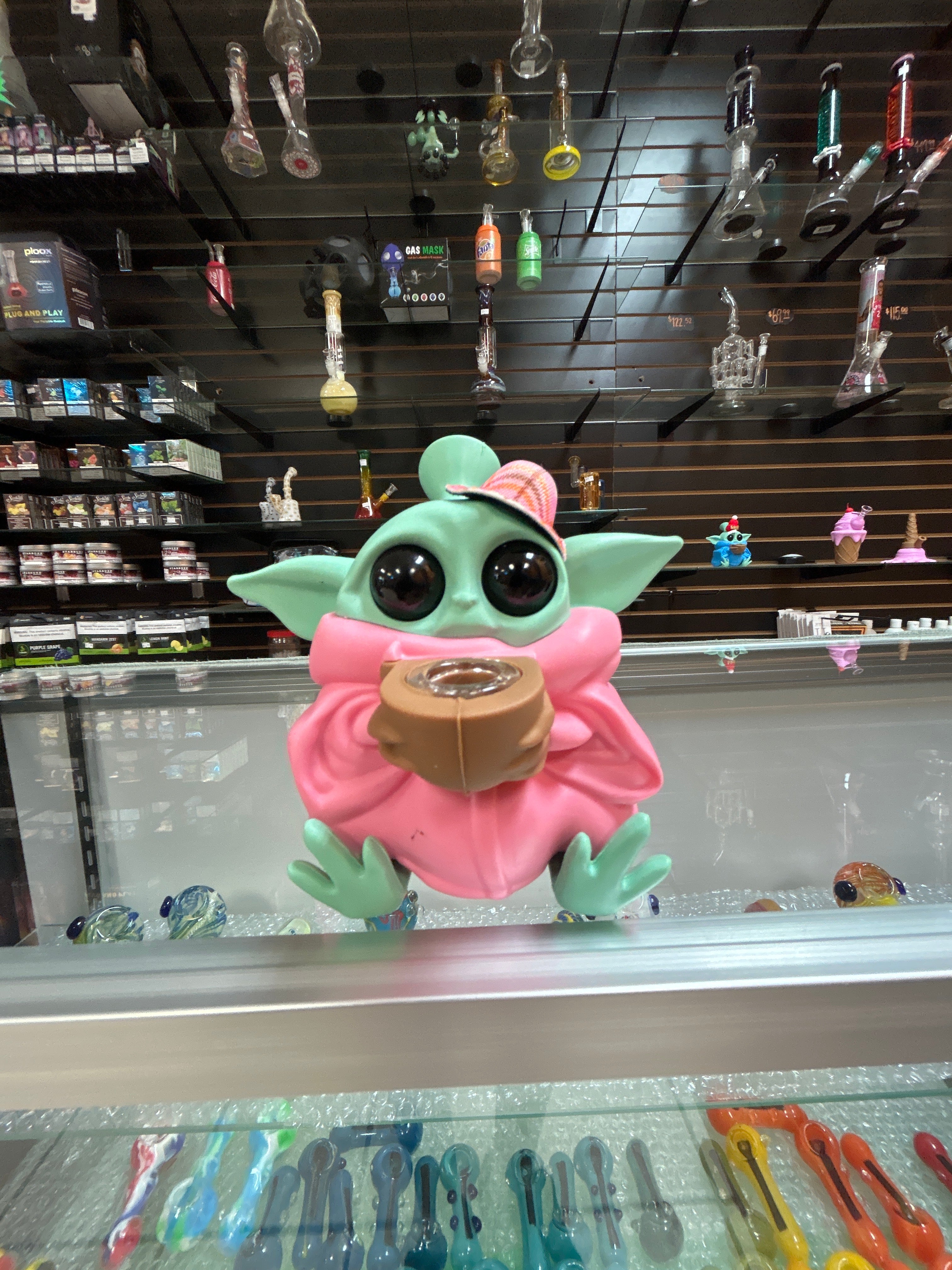Mini Yoda Silicone Waterpipe – Unbreakable, Portable & Out of This Galaxy!