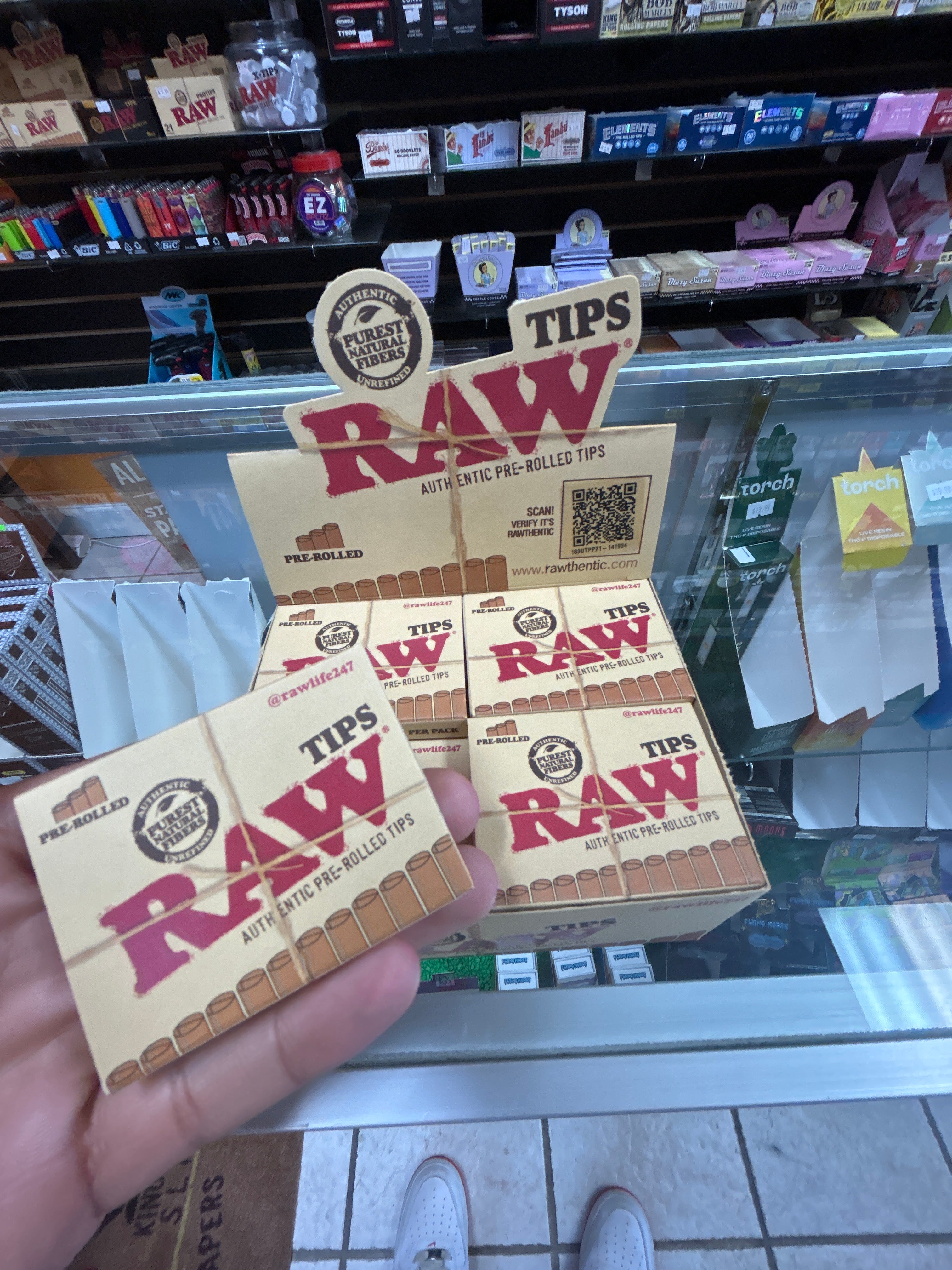 Raw Authentic Pre-Rolled Tips – 21 Pack | Smooth, Natural, & Easy to Roll